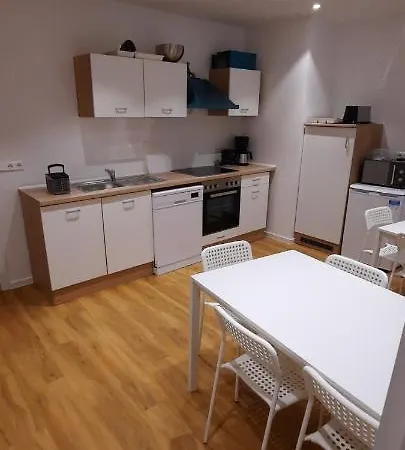 Penzini Monteurzimmer Biggest In Town 10 Personen Διαμέρισμα *