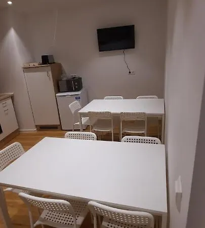 Διαμέρισμα Penzini Monteurzimmer Biggest In Town 10 Personen *